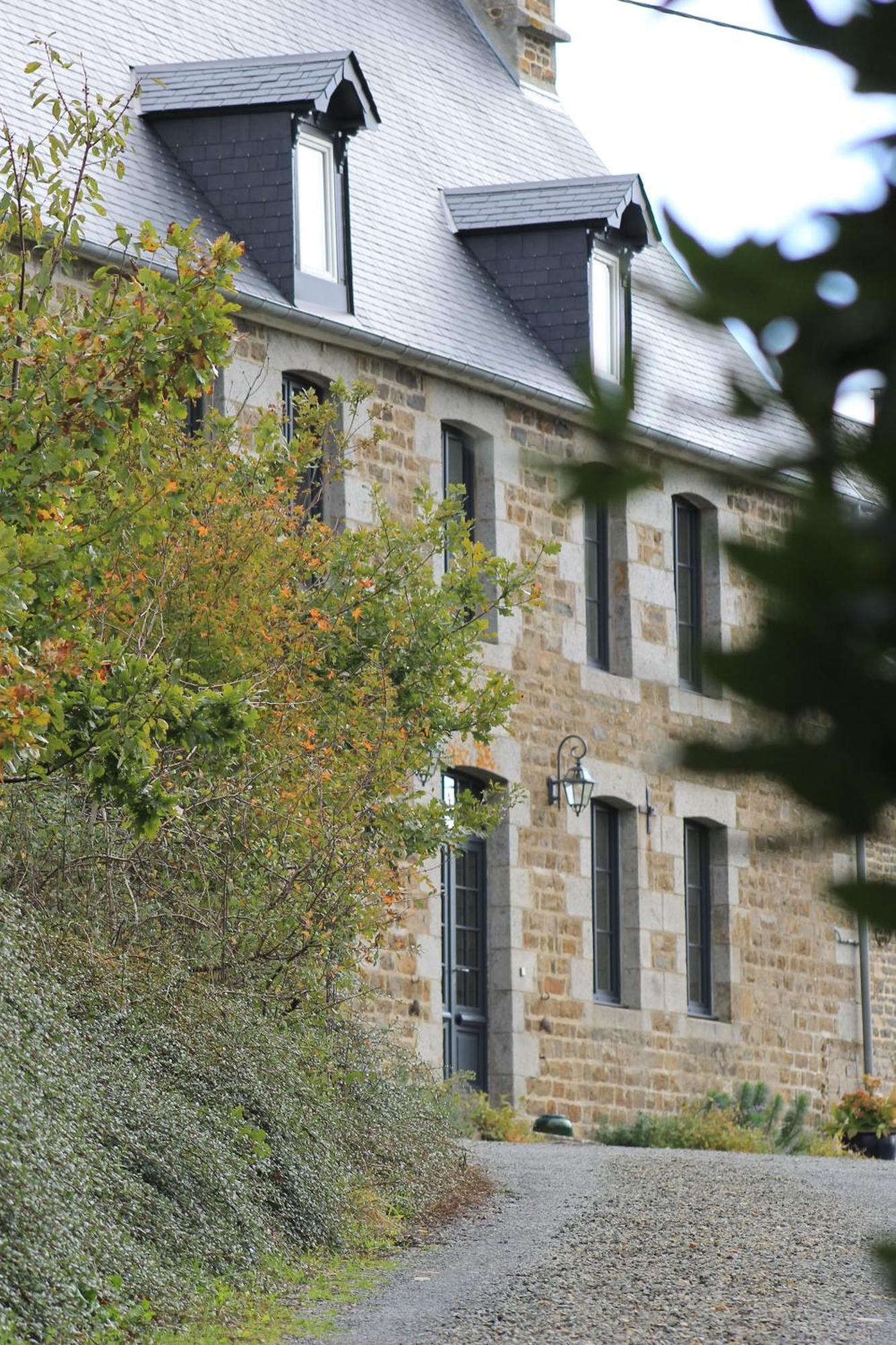 La Theresienne Pleines-Oeuvres Extérieur photo